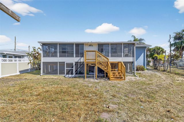 827 SEABREEZE DRIVE, Ruskin, FL 33570