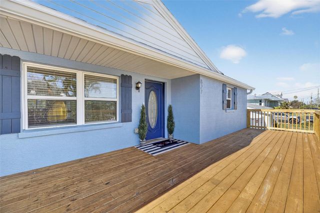 827 SEABREEZE DRIVE, Ruskin, FL 33570