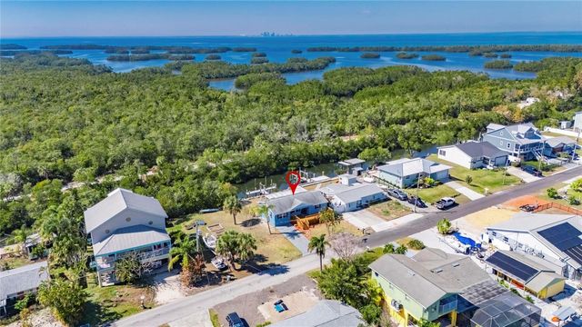 827 SEABREEZE DRIVE, Ruskin, FL 33570