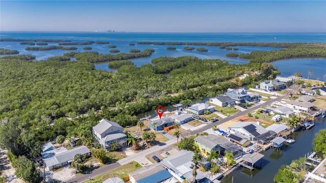 827 SEABREEZE DRIVE, Ruskin, FL 33570