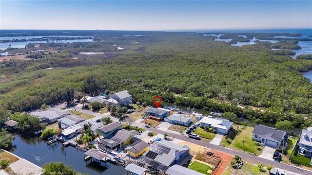 827 SEABREEZE DRIVE, Ruskin, FL 33570