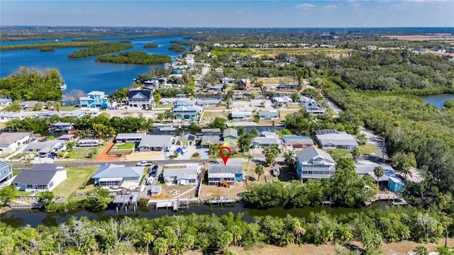 827 SEABREEZE DRIVE, Ruskin, FL 33570