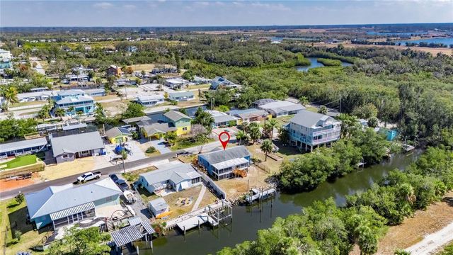 827 SEABREEZE DRIVE, Ruskin, FL 33570