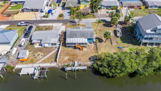 827 SEABREEZE DRIVE, Ruskin, FL 33570