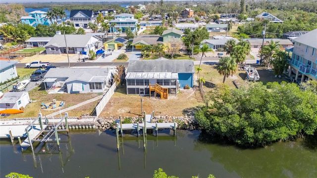 827 SEABREEZE DRIVE, Ruskin, FL 33570