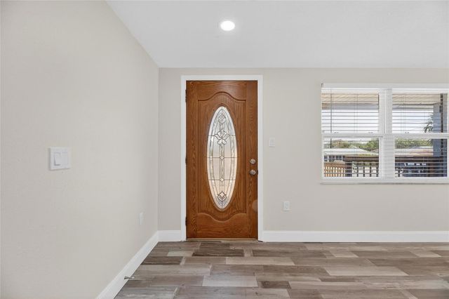 827 SEABREEZE DRIVE, Ruskin, FL 33570