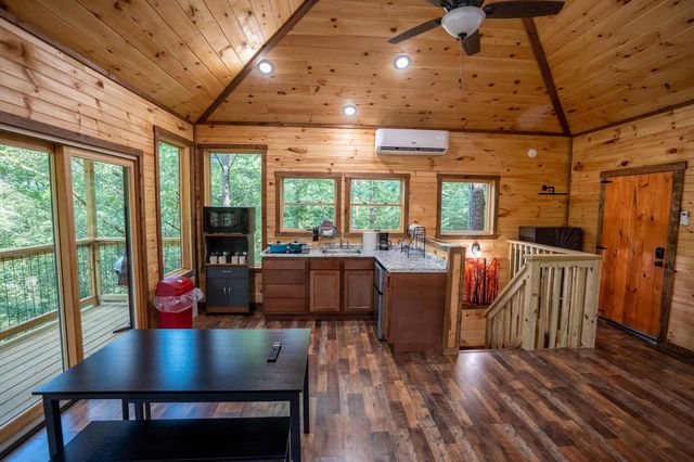 637 Cave Hollow Road, Campton, KY 41301