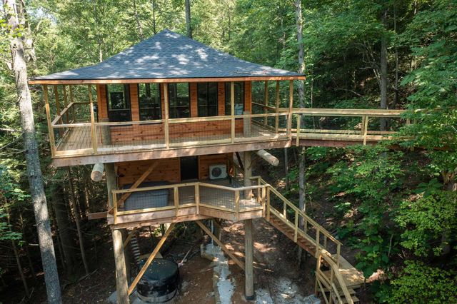 637 Cave Hollow Road, Campton, KY 41301