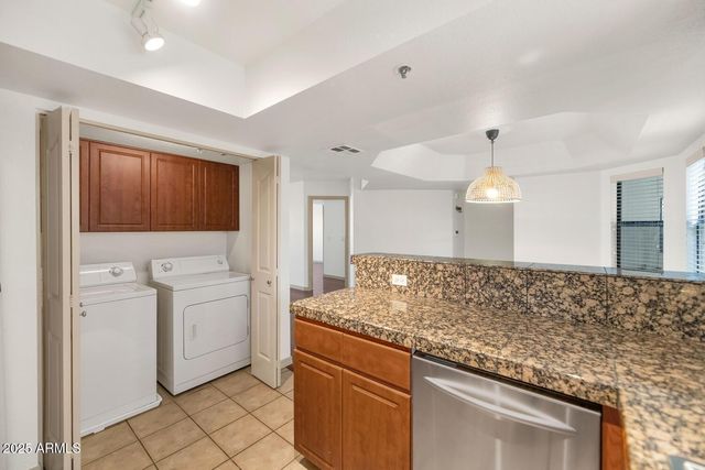 5104 N 32nd Street Unit 307, Phoenix, AZ 85018