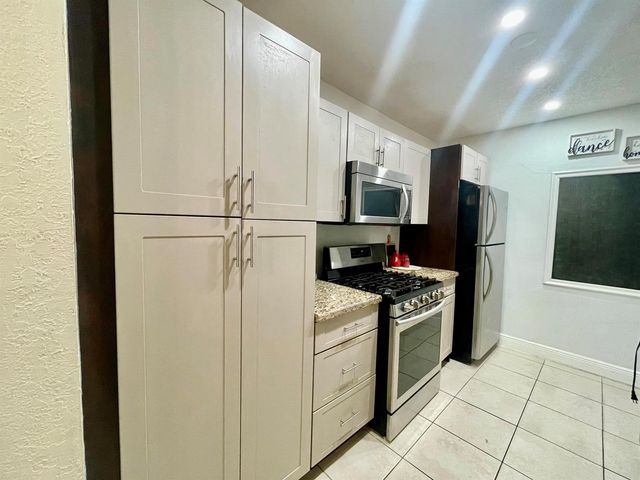7661 Farragut Street, Hollywood, FL 33024