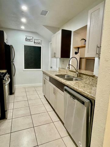 7661 Farragut Street, Hollywood, FL 33024