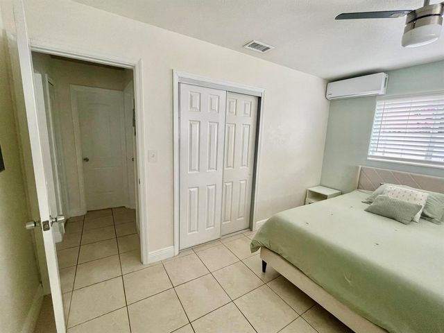 7661 Farragut Street, Hollywood, FL 33024