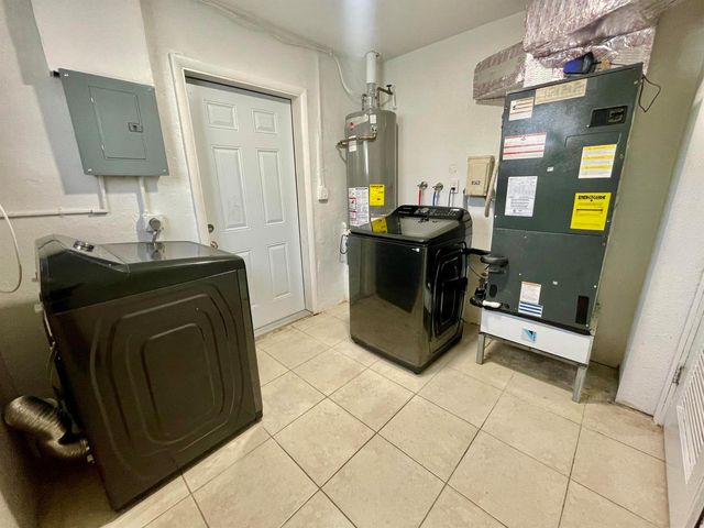 7661 Farragut Street, Hollywood, FL 33024