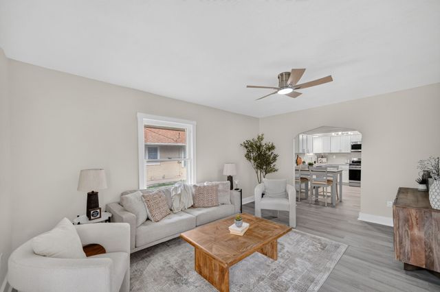 4110 2nd Avenue, Des Moines, IA 50313