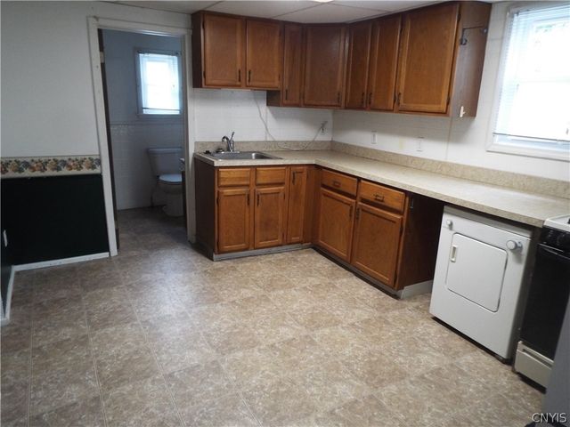111 Bennett Street, Dewitt, NY 13057