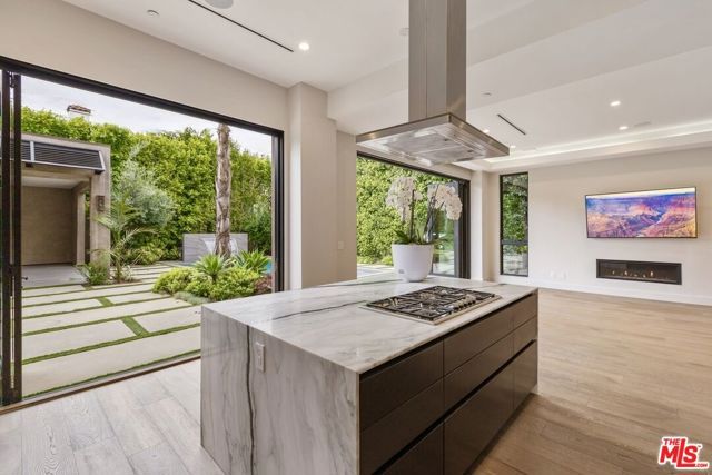 6361 Drexel Avenue, Los Angeles, CA 90048