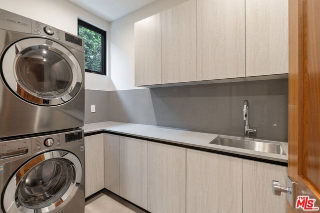 6361 Drexel Avenue, Los Angeles, CA 90048