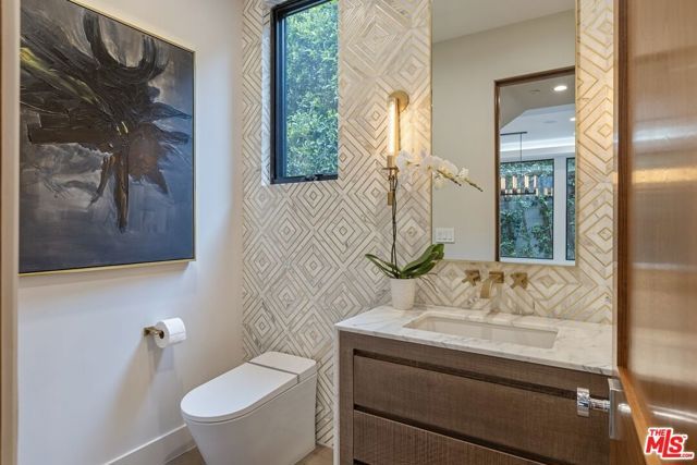 6361 Drexel Avenue, Los Angeles, CA 90048