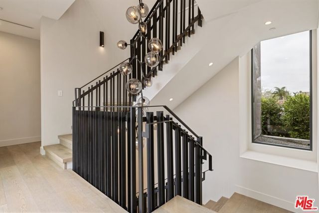 6361 Drexel Avenue, Los Angeles, CA 90048