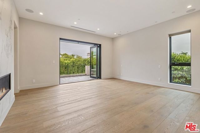 6361 Drexel Avenue, Los Angeles, CA 90048