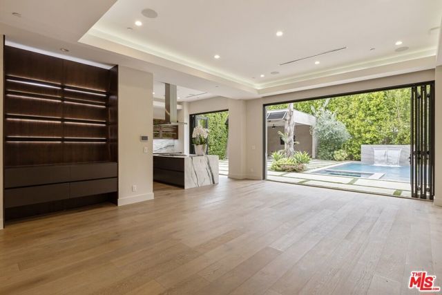 6361 Drexel Avenue, Los Angeles, CA 90048