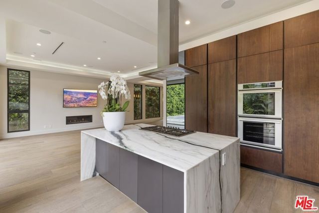 6361 Drexel Avenue, Los Angeles, CA 90048