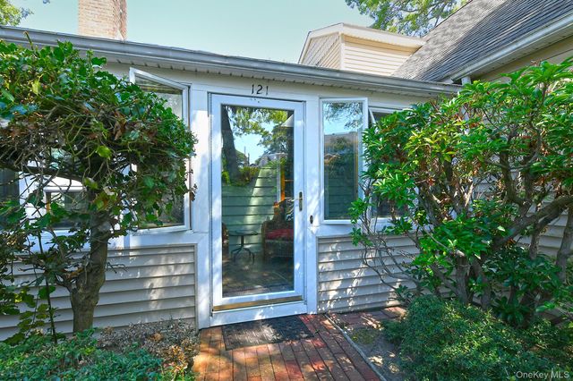 121 Van Buren Drive, Centerport, NY 11721
