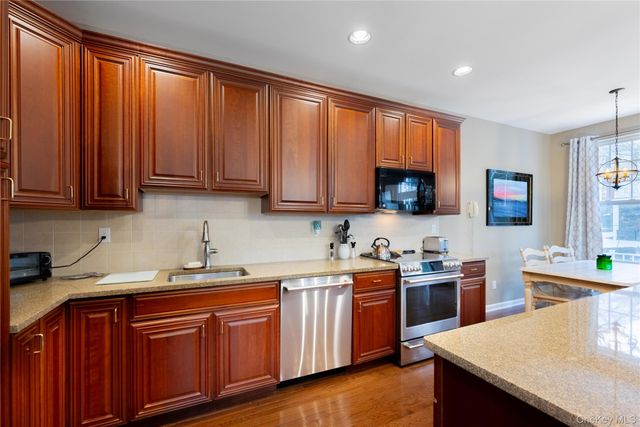 43 Putters Way, Middletown, NY 10940