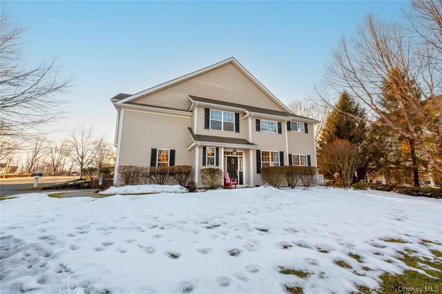 43 Putters Way, Middletown, NY 10940