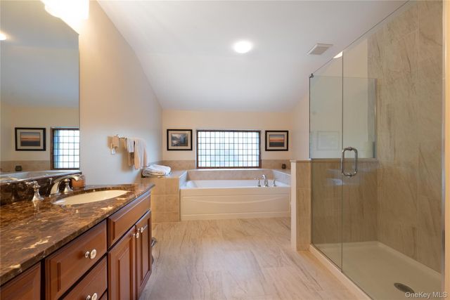 43 Putters Way, Middletown, NY 10940