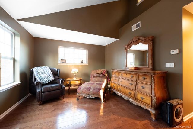 43 Putters Way, Middletown, NY 10940