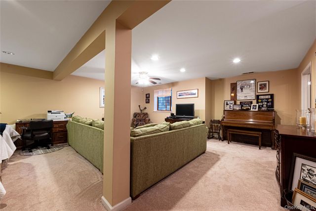 43 Putters Way, Middletown, NY 10940