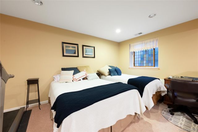 43 Putters Way, Middletown, NY 10940