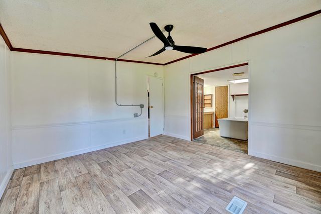 1030 Cross Road Pike, Corinth, KY 41010