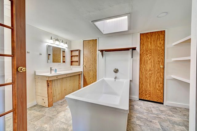 1030 Cross Road Pike, Corinth, KY 41010