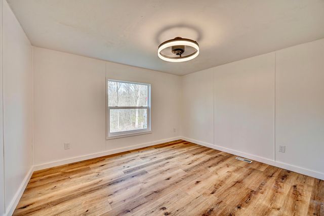 1030 Cross Road Pike, Corinth, KY 41010