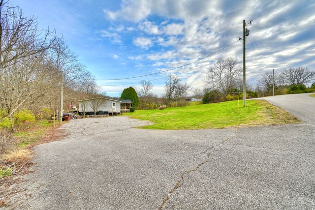 1030 Cross Road Pike, Corinth, KY 41010