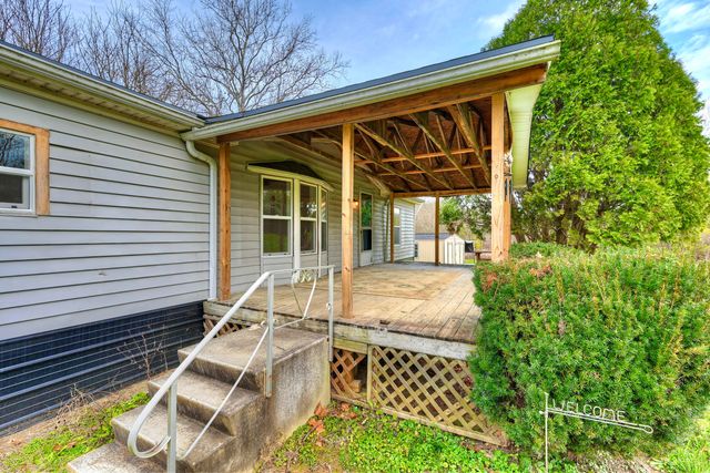 1030 Cross Road Pike, Corinth, KY 41010