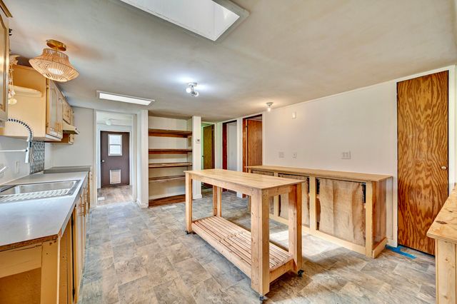 1030 Cross Road Pike, Corinth, KY 41010