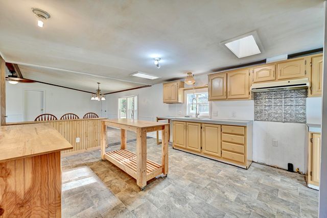 1030 Cross Road Pike, Corinth, KY 41010