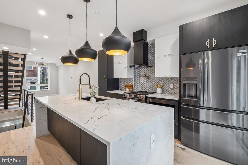 1534 S LAMBERT ST, PHILADELPHIA, PA 19146 — exterior