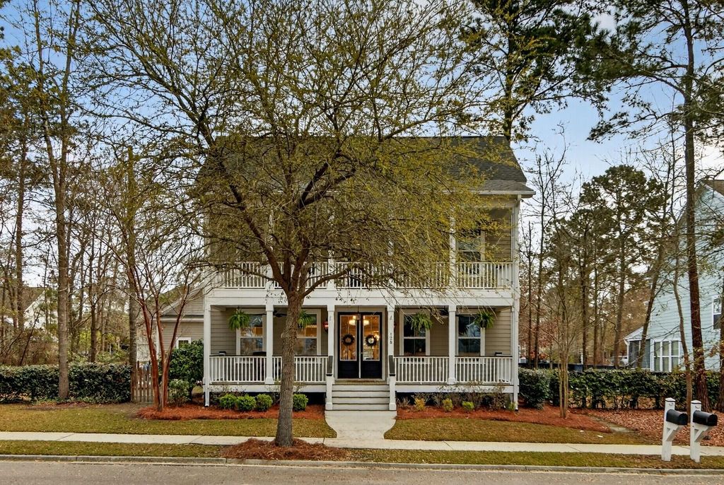 Image 3 of property listing at 128 Red Bay Lane, Summerville, SC 29483