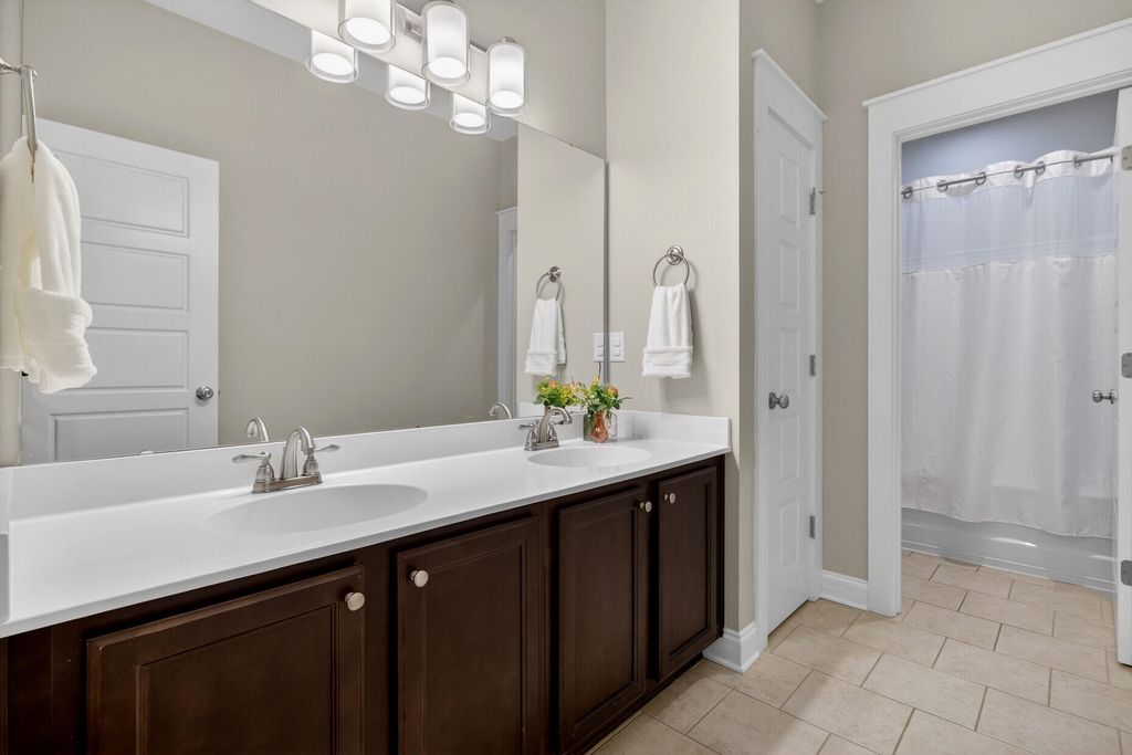 Image 41 of property listing at 128 Red Bay Lane, Summerville, SC 29483