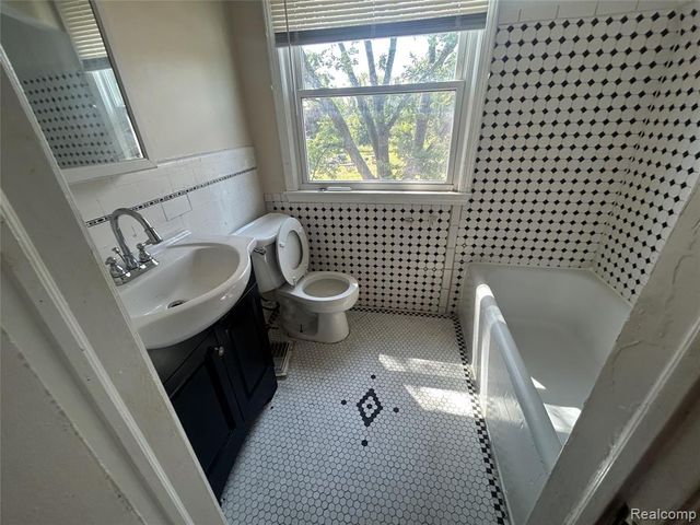 13067 Wade Street, Detroit, MI 48213