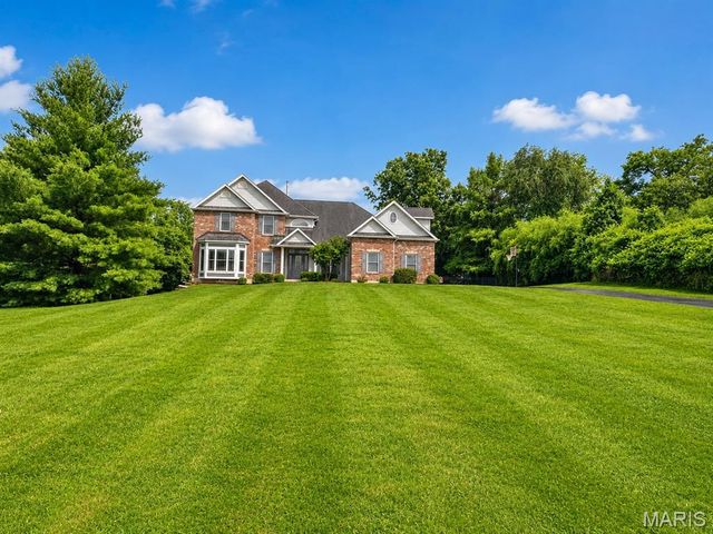 335 Summit Road, Fenton, MO 63026