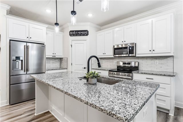 29 Chatham Drive, Bella Vista, AR 72714