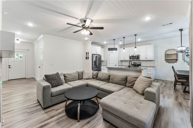 29 Chatham Drive, Bella Vista, AR 72714