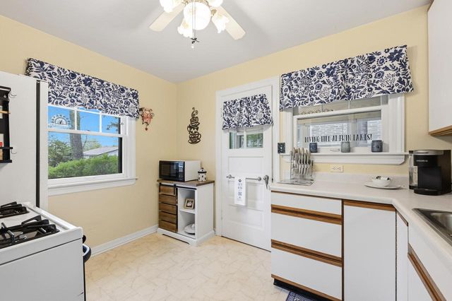 133 West Spring DRIVE, Twin Lakes, WI 53181