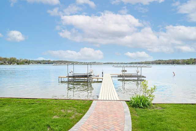 133 West Spring DRIVE, Twin Lakes, WI 53181