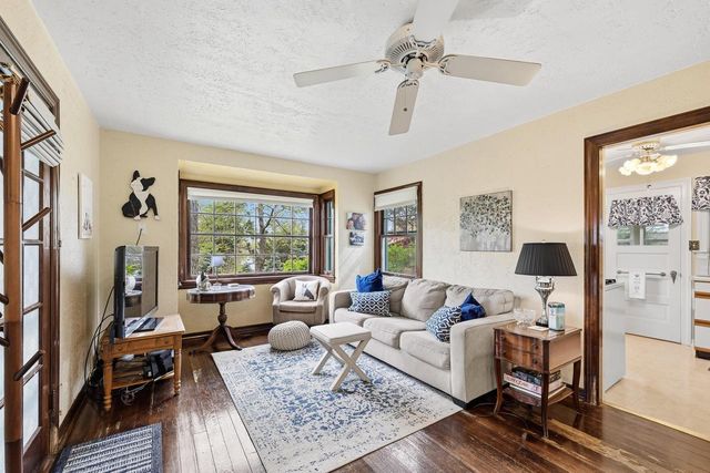 133 West Spring DRIVE, Twin Lakes, WI 53181